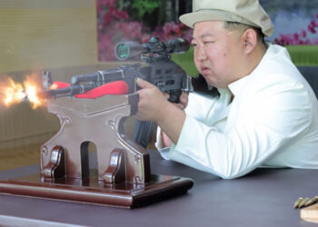 Kim Jong-un pide incrementar la producción armamentística