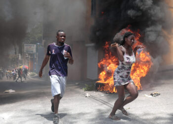 Embajada de EEUU en Haití limita sus operaciones debido a un tiroteo