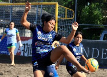 Cuatro equipos lucharán por el título de copa de la Liga de Fútbol Playa