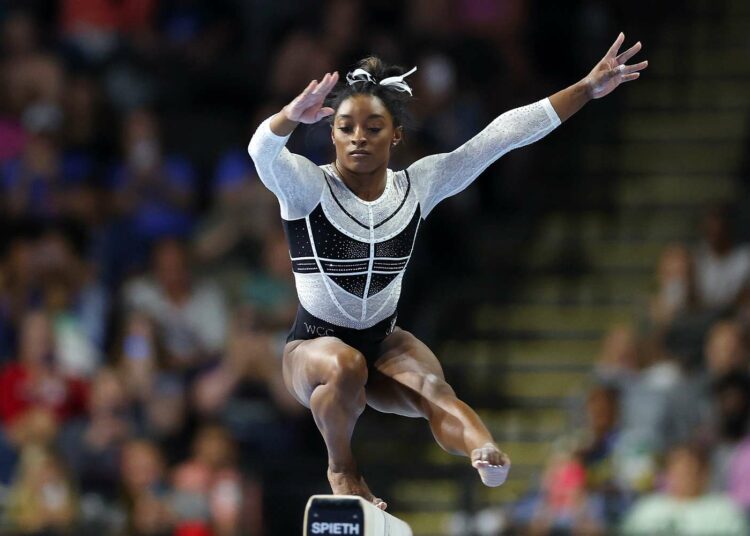 Simone Biles ganó en su primer torneo tras 732 días alejada de la gimnasia
