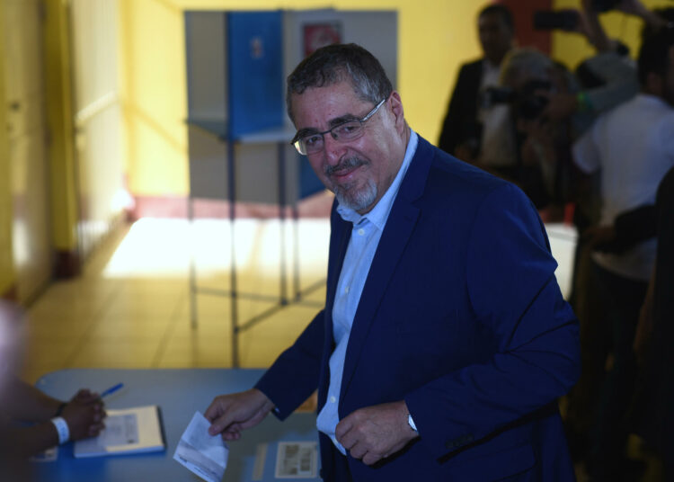 Presidente electo de Guatemala, y presidente de El Salvador, inician conversaciones para fortalecer la unidad entre ambas naciones