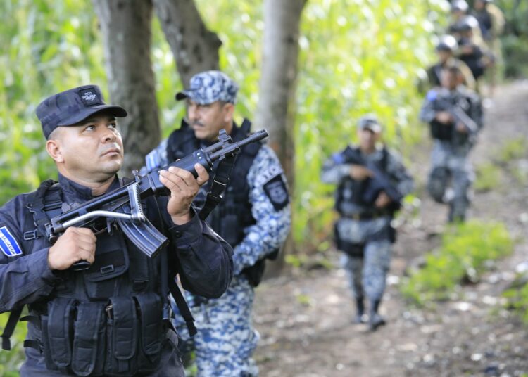 Presidente Bukele anuncia cerco militar y policial en departamento de Cabañas para acorralar pandilleros