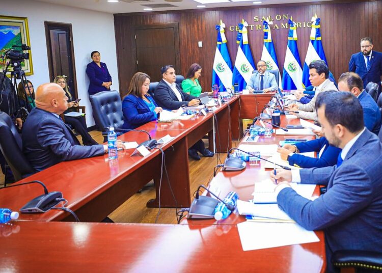 Dictaminan llevar a cabo antejuicio contra diputado Alberto Romero