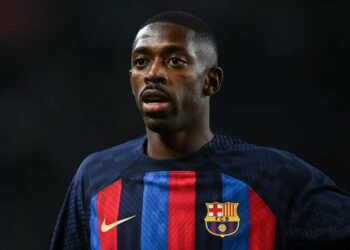 Dembelé viajó a París para firmar su contrato con el PSG