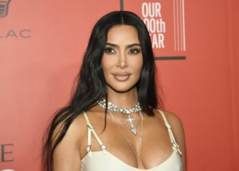Kim Kardashian subió una foto antigua a sus redes sociales y la borró después de las críticas