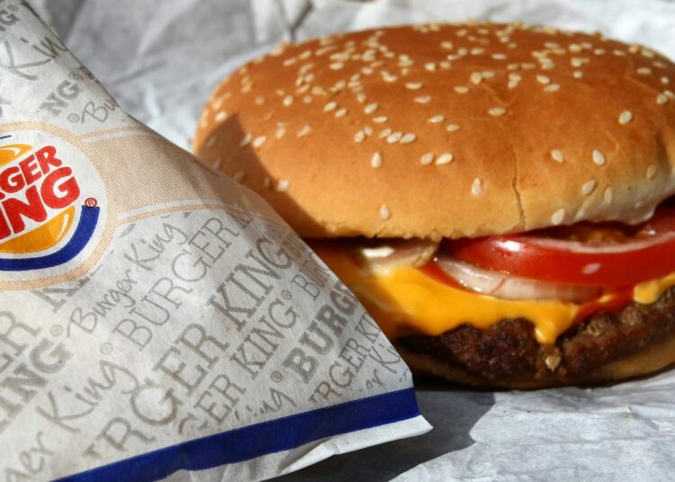 Burger King sirve en la India hamburguesas sin tomate porque el fruto «está de vacaciones»