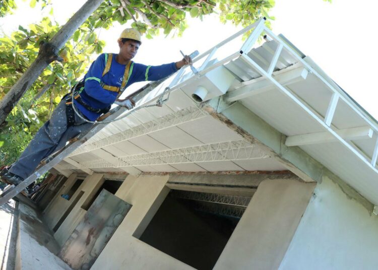 Gobierno reconstruirá 164 centros educativos afectados por pasada Tomenta Julia