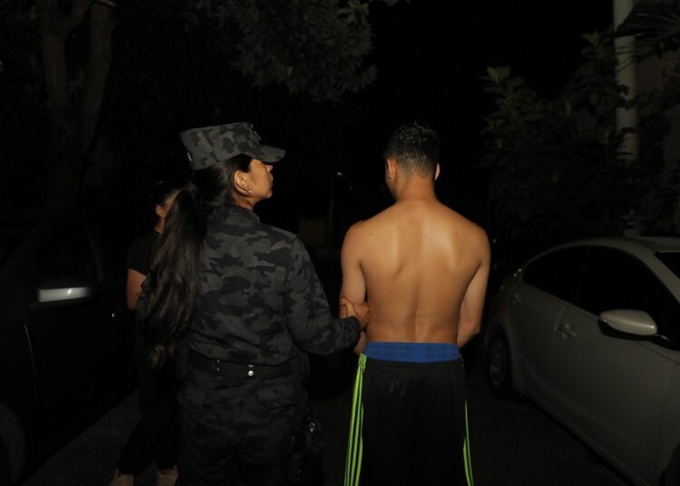 VIDEO | Hombre abandonó al perrito de la familia que padecía de grave enfermedad en la piel