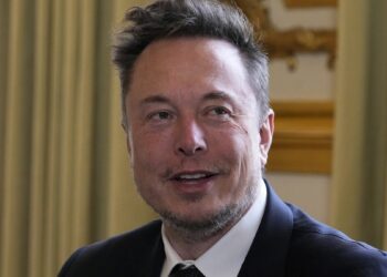 Elon Musk cree que está lesionado y podría postergar la pelea pactada contra Mark Zuckerberg