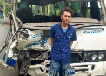 PNC captura al responsable de accidente de microbuses en bulevar del Ejército