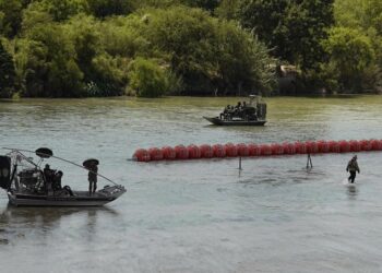 México trata de identificar 2 cadáveres hallados en el río Bravo; uno junto a las boyas flotantes