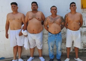 PNC captura a responsables de robar en una hielería en Santa Ana