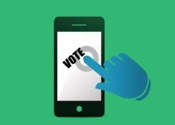 Más de 600,000 salvadoreños en el exterior podrán votar en línea