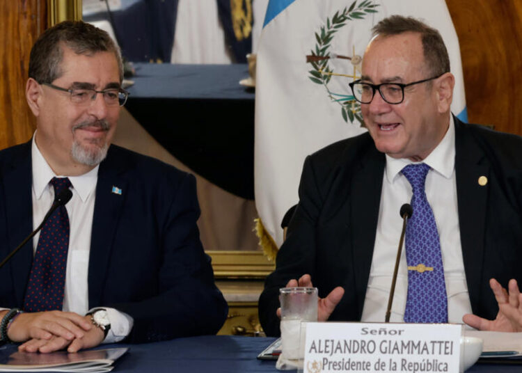 Guatemala: Giammattei y Arévalo comienzan el proceso de transición