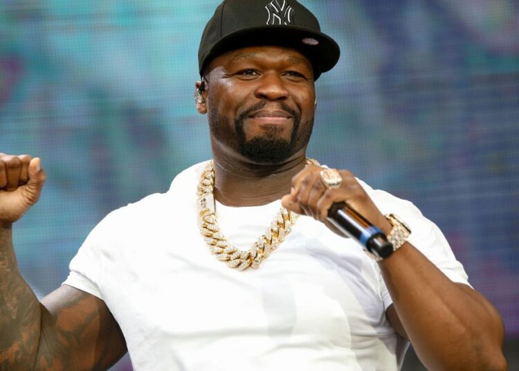 50 Cent está siendo investigado por golpear a una mujer con un micrófono