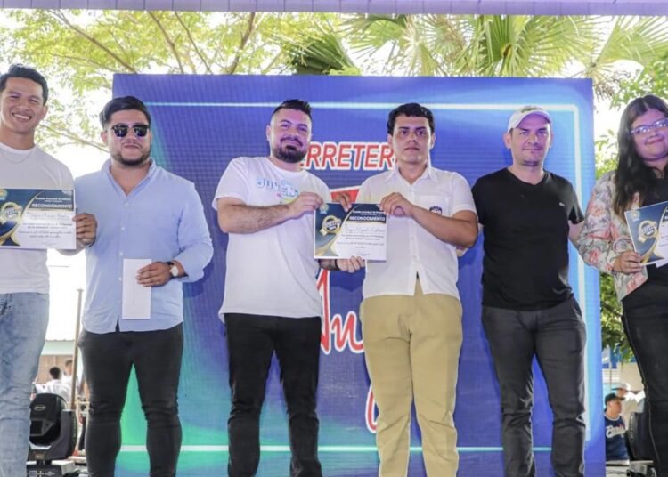 Desarrollan Festival de la Juventud en Ilobasco