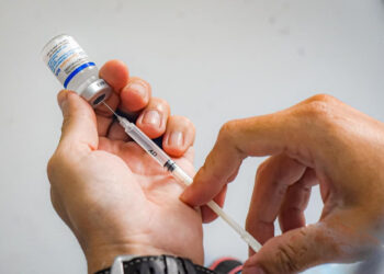 Sistema de salud cuenta con abastecimiento de vacunas