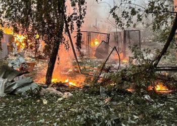 Al menos dos muertos en Kherson y siete heridos en Kiev tras ataque ruso con misiles