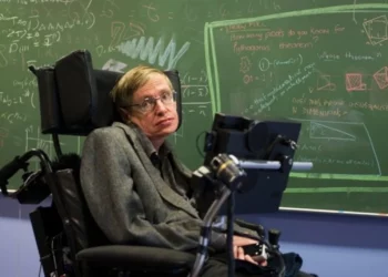 Stephen Hawking: Cinco predicciones sobre el futuro y las amenazas para la humanidad