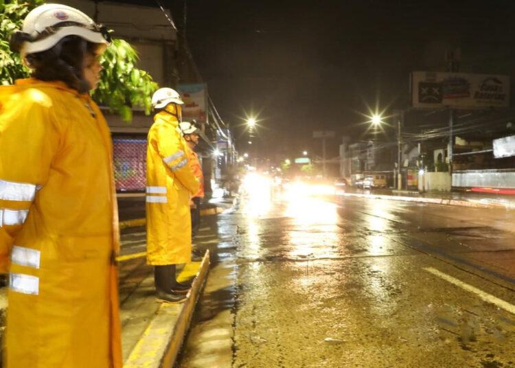 Autoridades mantienen vigilancia las 24 horas ante las lluvias