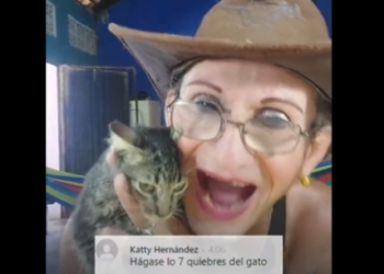 Hombre vestido de mujer es capturado en La Unión tras hacer un reto en TikTok que consistía en maltratar animales