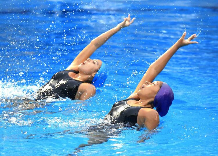 Atletas de natación artística perfeccionan las rutinas para el CCCAN