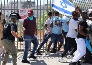 Israel analiza deportar eritreos tras disturbios en Tel Aviv