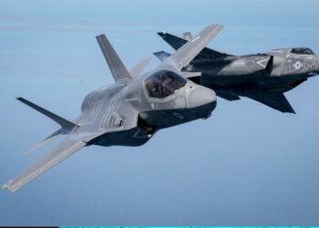 El piloto de un F-35 se eyectó, el avión más caro de EEUU quedó volando sin rumbo y desapareció