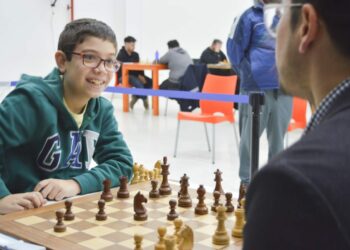 Faustino Oro, el ajedrecista argentino de 9 años que superó el récord de Bobby Fischer