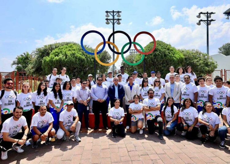 UES recibe Aros Olímpicos como legado de los Juegos San Salvador 2023