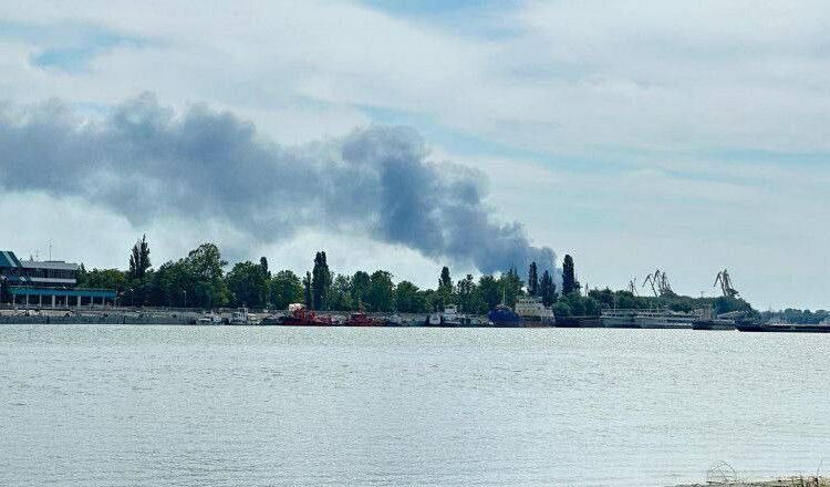 Rusia ataca puerto exportador de granos de Ucrania en Odesa