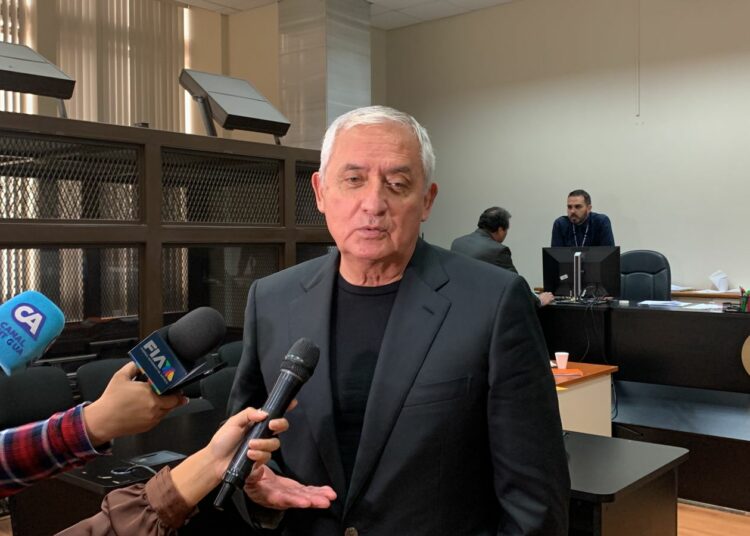 El ex presidente guatemalteco Otto Pérez Molina fue condenado a ocho años de prisión por corrupción