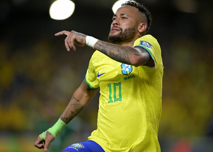 Neymar se convierte en máximo anotador de Brasil en goleada 5-1 a Bolivia