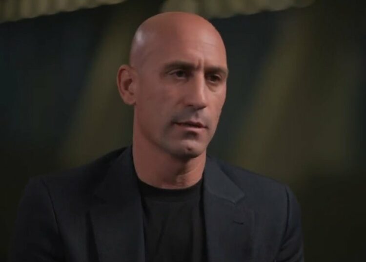 Rubiales renuncia como presidente de la Federación Española