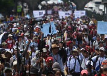 Manifestantes cortaron una docena de carreteras en Guatemala para exigir la renuncia de la fiscal Consuelo Porras