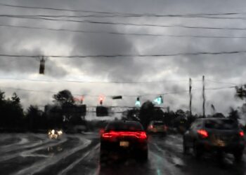 La tormenta Ofelia azota Carolina del Norte con fuertes lluvias