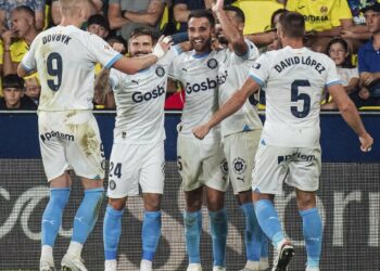 Real Madrid derrota a Las Palmas y queda a un punto del líder Girona