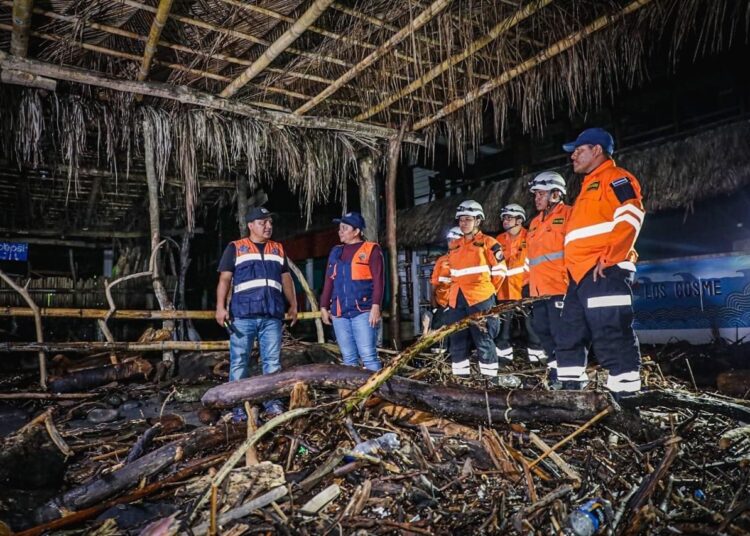 Autoridades recorren playas de La Libertad para prevenir afectaciones por mareas altas