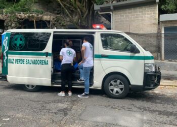 Rescatan a dos hombres que cayeron a un precipicio en La Puerta del Diablo al huir de abejas