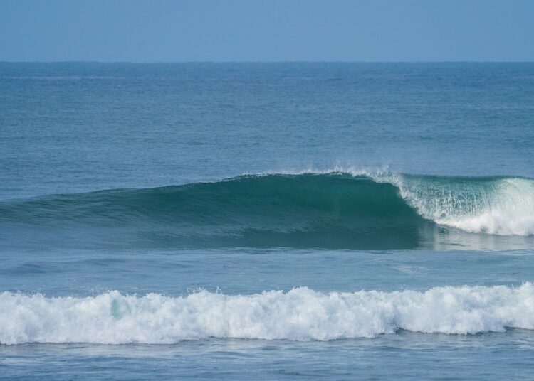 Oleaje alto en las costas se mantendrán hasta este viernes