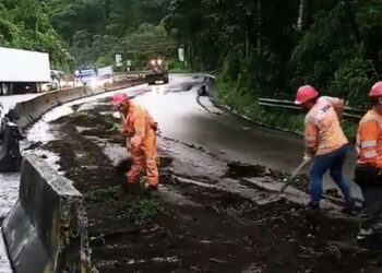 Fovial realiza trabajos de limpieza por derrame de aceite en tramo Los Chorros