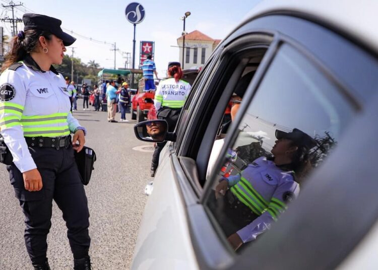 Despliegan a diario cerca de 3,000 autoridades de tránsito en las carreteras