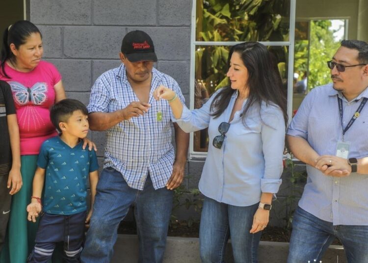 Entregan viviendas a veteranos y excombatientes en Usulután