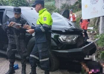 Reportan tres personas fallecidas en accidente de tránsito en calle al Boquerón