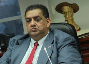 Alberto Romero es acusado por enriquecimiento ilícito y lavado de dinero