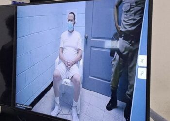 Tribunal solicita que retiren esposas a exsuegro de Funes