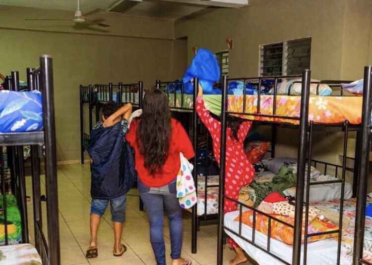 Albergan a familias afectadas por las lluvias en ciudad Arce