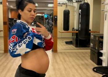 Kourtney Kardashian reveló que tuvo que realizarse una cirugía urgente para salvar la vida del bebé que lleva en su vientre