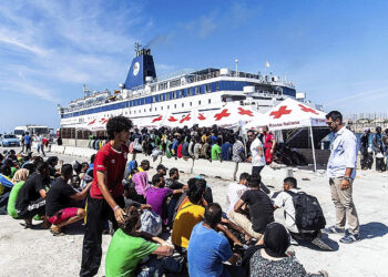 La llegada de 10.000 migrantes a Lampedusa desató la peor crisis migratoria en Italia en años