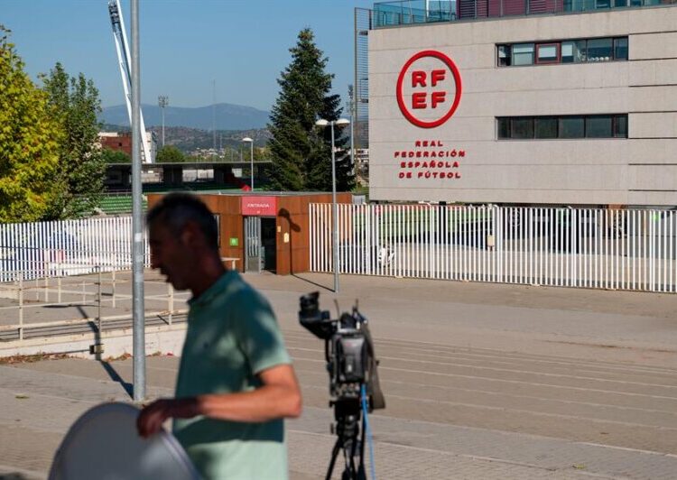 Juez imputa al Barcelona por el delito de cohecho en el caso Negreira